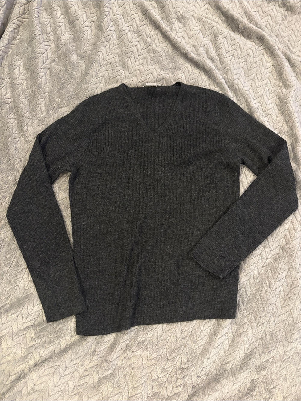 Women’s J. Crew Charcoal V-Neck Sweater 100% Merino Wool